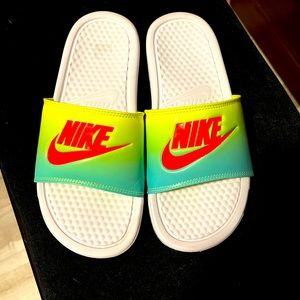 Nike sandal or flip flop